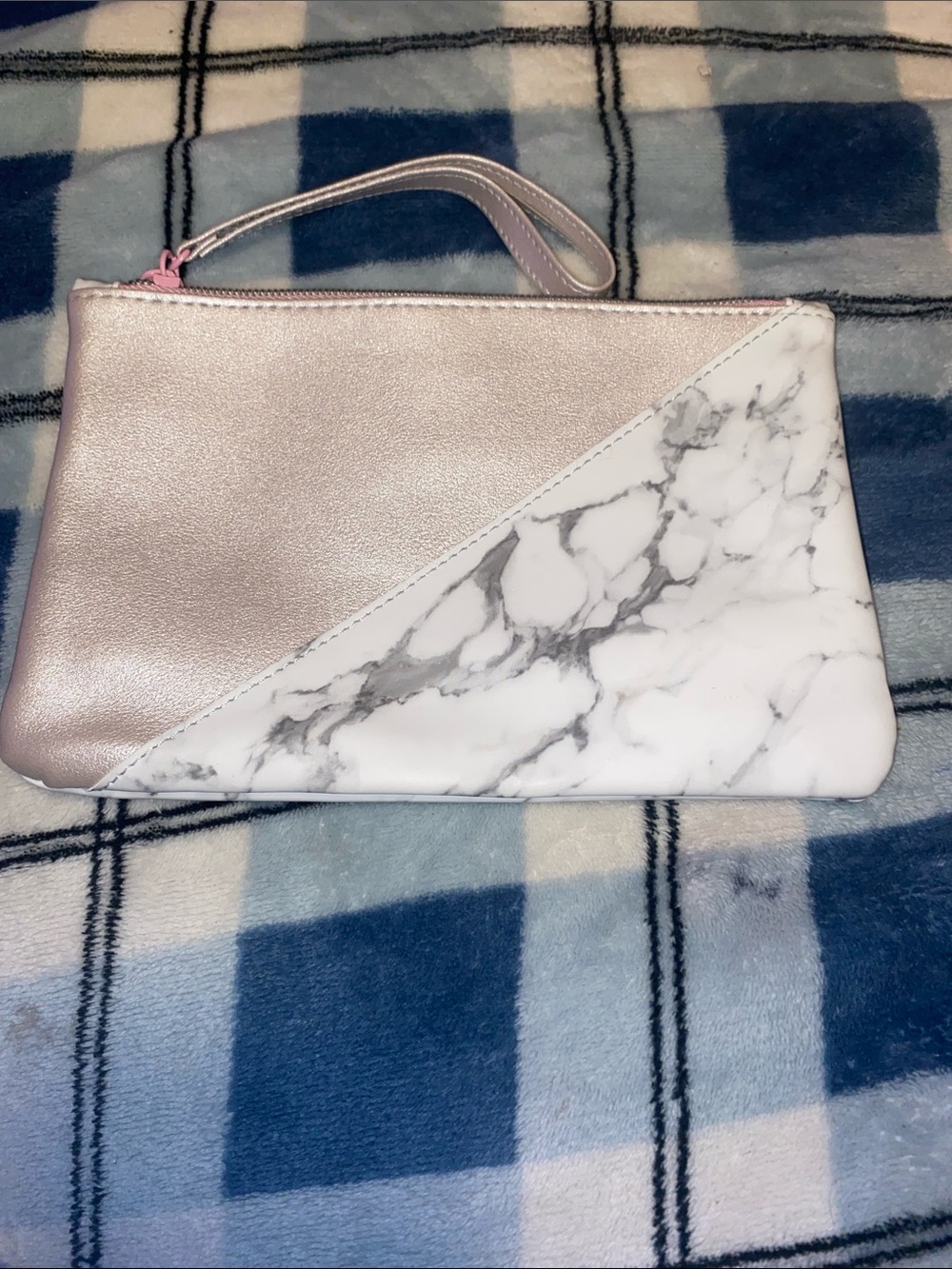 ipsy Metallic Pink Wristlet with White Marble Accent